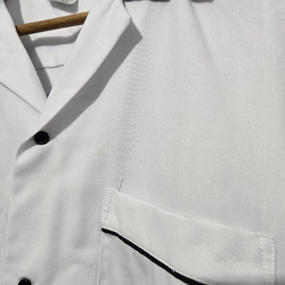 Disney Store Tigger Bowling Shirt Size L Button Up Vintage Pockets Embroidered - Picture 3 of 12